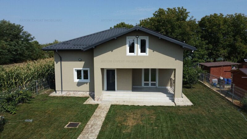 Comuna Nuci, casa- vila, energie verde.