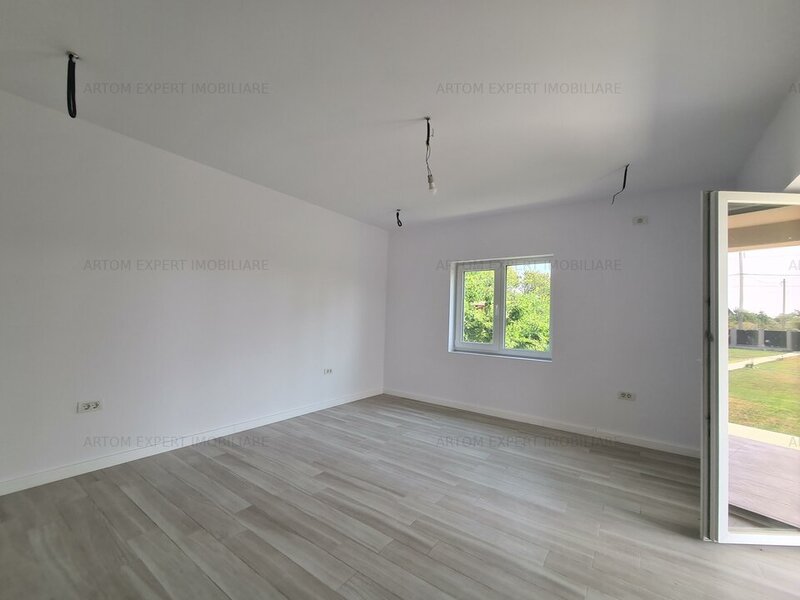 Comuna Nuci, casa- vila, energie verde.